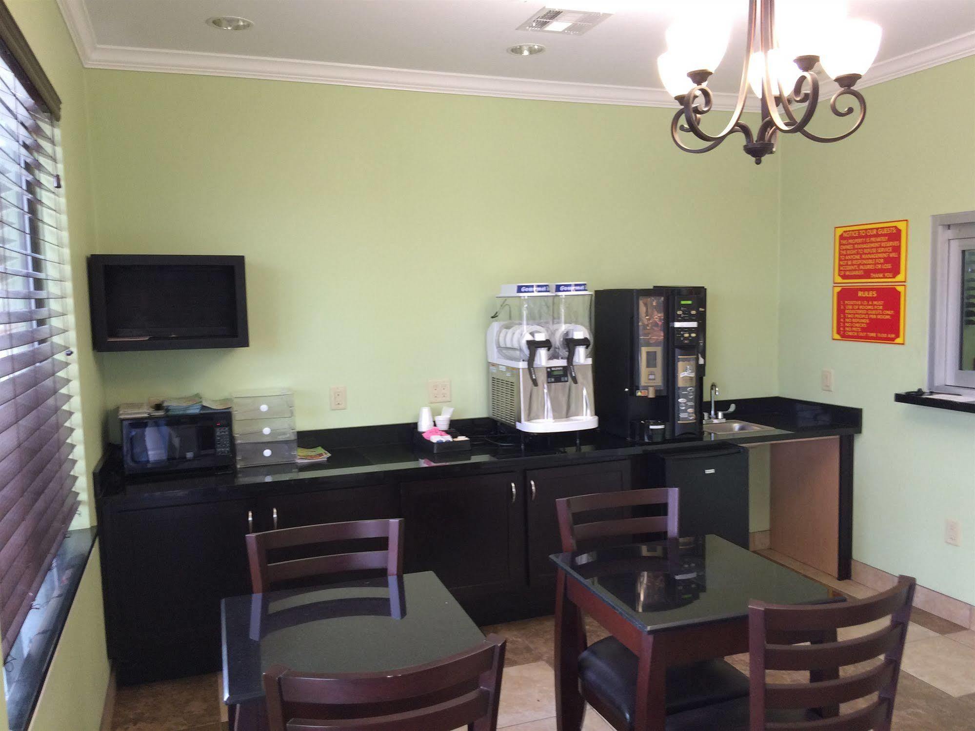 Palace Inn Sam Houston Race Park ภายนอก รูปภาพ